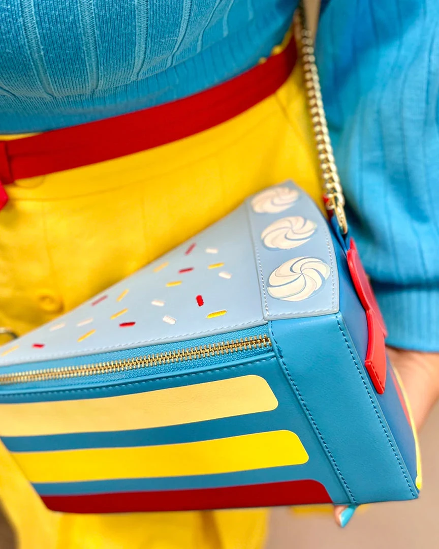 Loungefly - Disney Snow White Cosplay Cake Crossbody Bag 4 Loungefly - Disney Snow White Cosplay Cake Crossbody Bag
